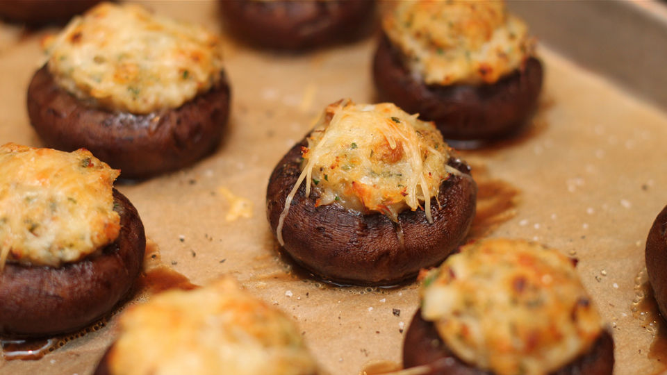 CHAMPIÑONES RELLENOS DE JAMÓN