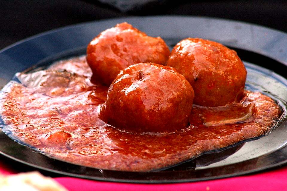 MEAT BALLS WITH HAM