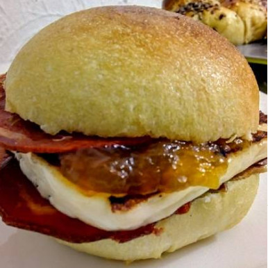 Bocadillo Jamón y queso frito